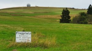 am Flugplatz entlang UteStraub